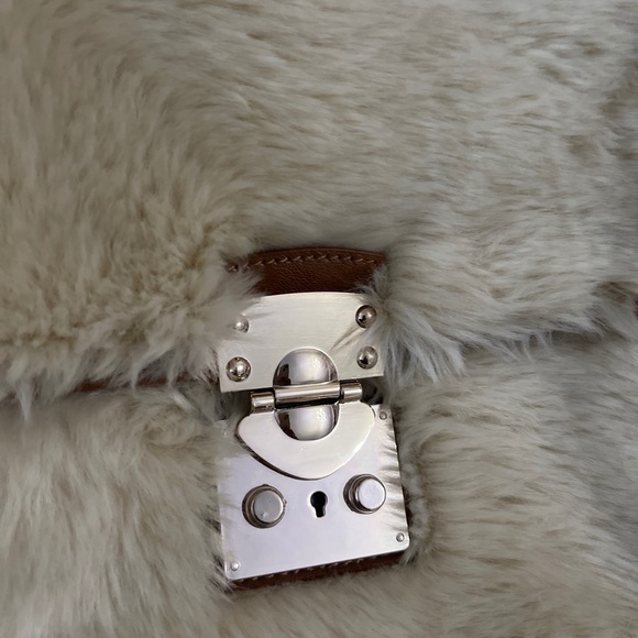 Aldo Fun Faux fur purse brass clasp cross body bag - Picture 3 of 6